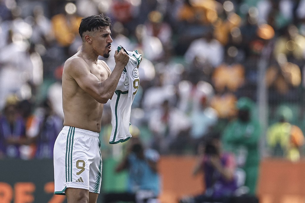 Baghdad Bounedjah. (Foto por: KENZO TRIBOUILLARD / AFP)