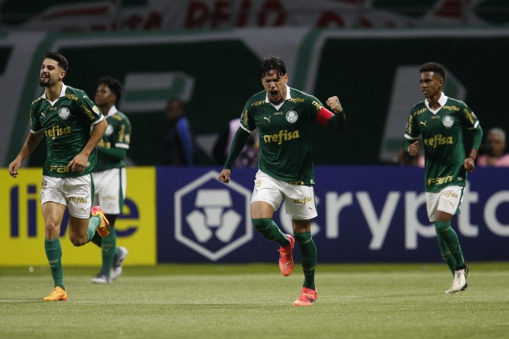 Gustavo Gómez alcança Luís Pereira como maior zagueiro-artilheiro do Palmeiras na Libertadores