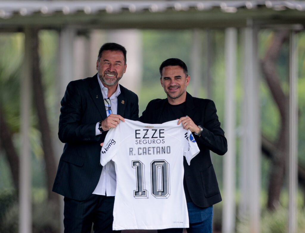 Ex-alvo de Augusto Melo, Rodrigo Caetano visita Corinthians como representante da CBF