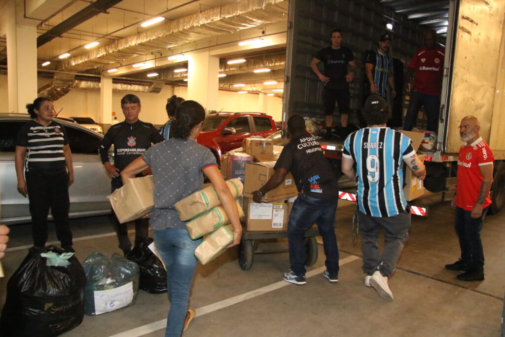 Corinthians arrecada 15 toneladas de doações para o Rio Grande do Sul.