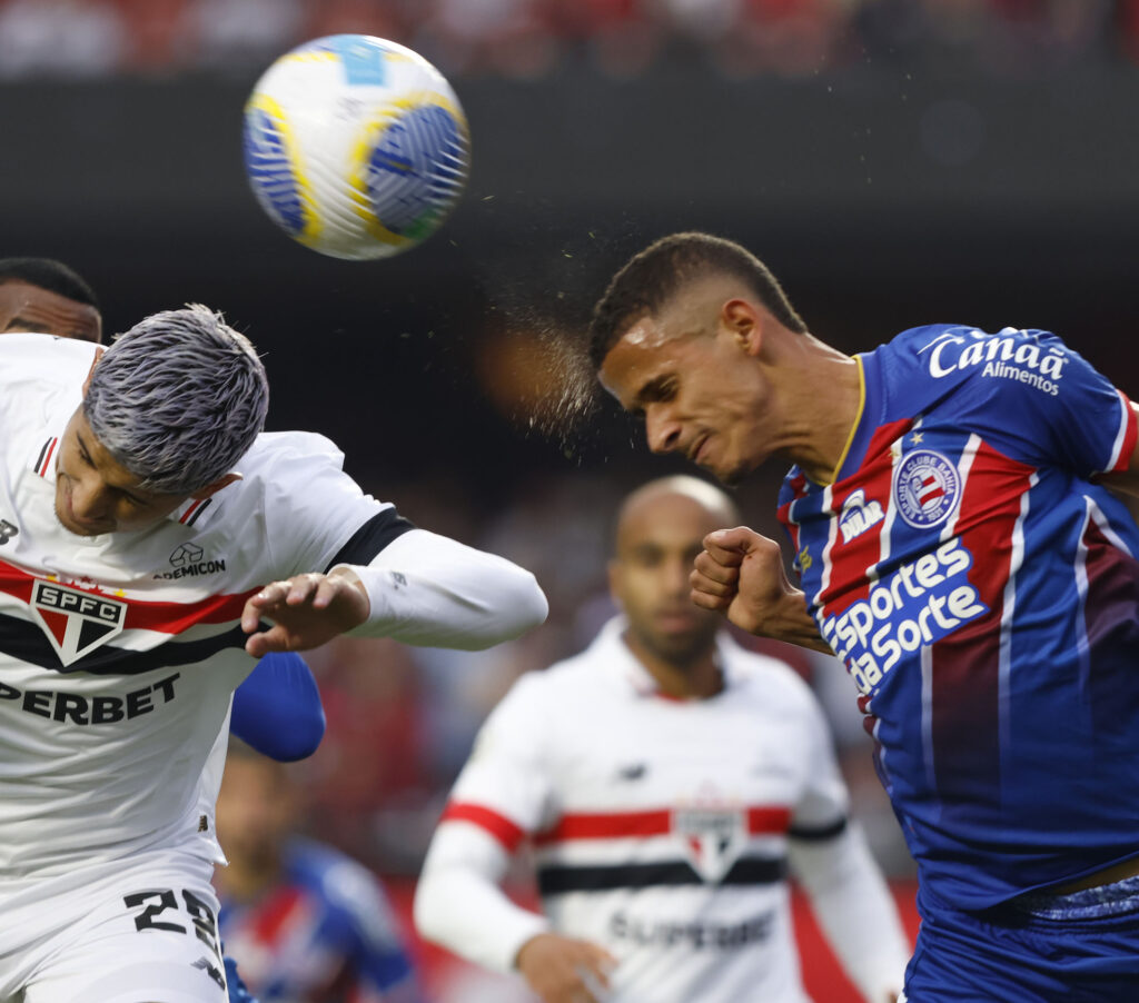 Alan Franco: mais uma partidaça do zagueiro argentino, sempre tranquilo com a bola nos pés, mesmo pressionado, e extremamente eficiente na marcação, dando poucos espaços para que os adversários levem vantagem em direção ao gol.