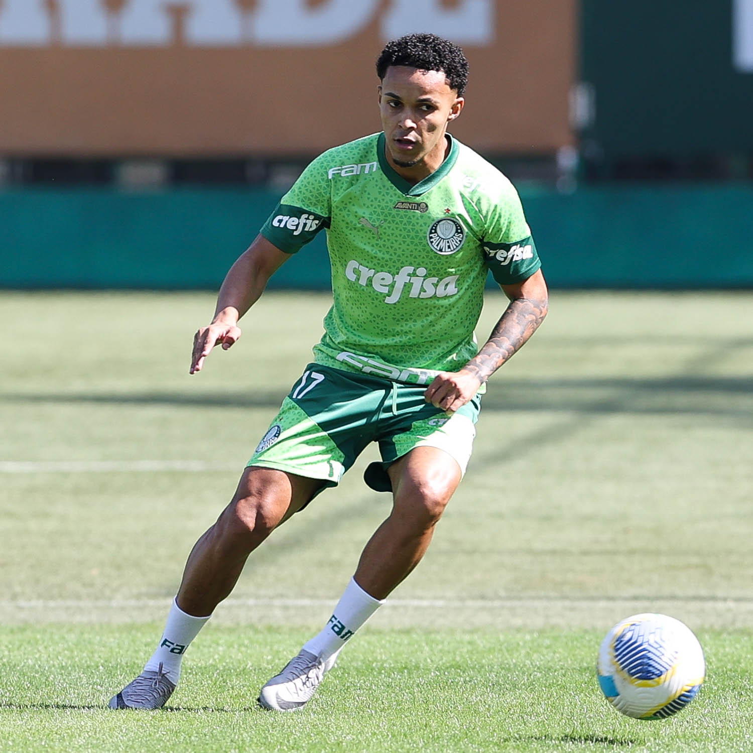 Lázaro inicia transição na reapresentação do Palmeiras após revés para o Botafogo