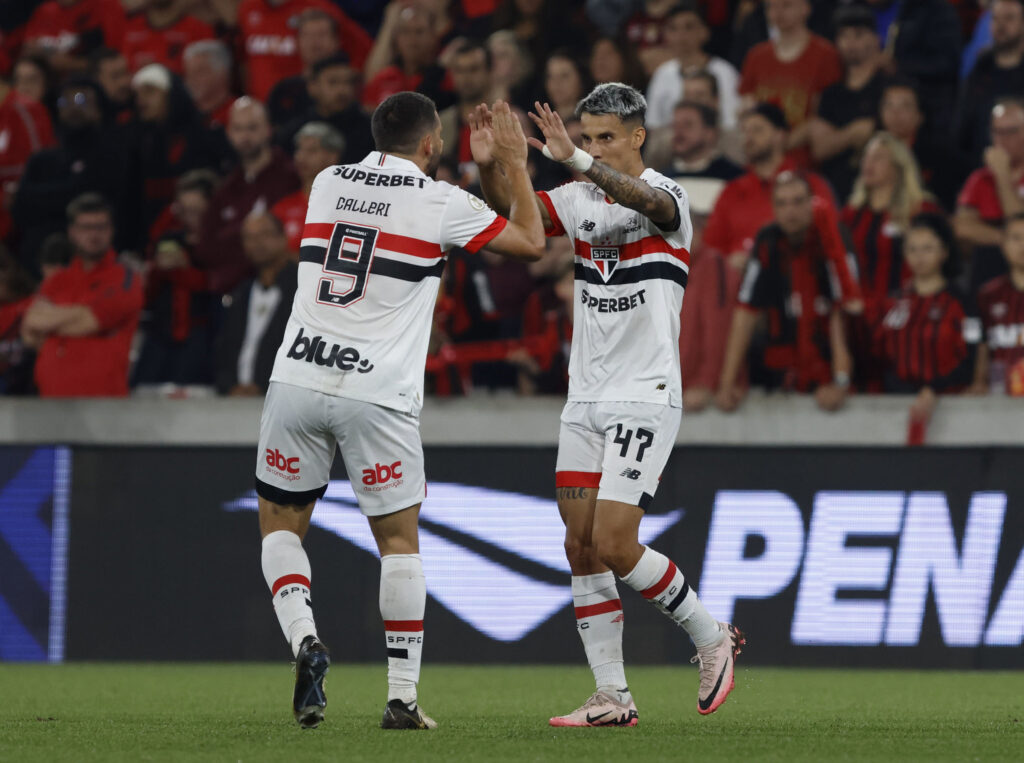 O Tricolor não terá Calleri e nem Ferreira à disposição, já que ambos estão suspensos. Michel Araujo e Pablo Maia estão lesionados, enquanto Rafael (Brasil), James Rodríguez (Colômbia) e Ferraresi (Venezuela) estão com suas seleções disputando a Copa América. Bobadilla ainda é dúvida. (Foto: Rubens Chiri/Saopaulofc.net)