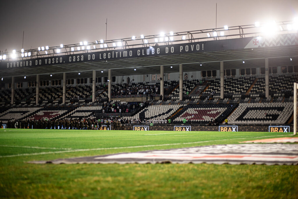 Na noite desta quarta-feira, Vasco e Corinthians medem forças em compromisso válido pela 16ª rodada do Campeonato Brasileiro. A bola rola às 19h (de Brasília), em São Januário, no Rio de Janeiro (RJ). (Foto: Leandro Amorim/Vasco)
