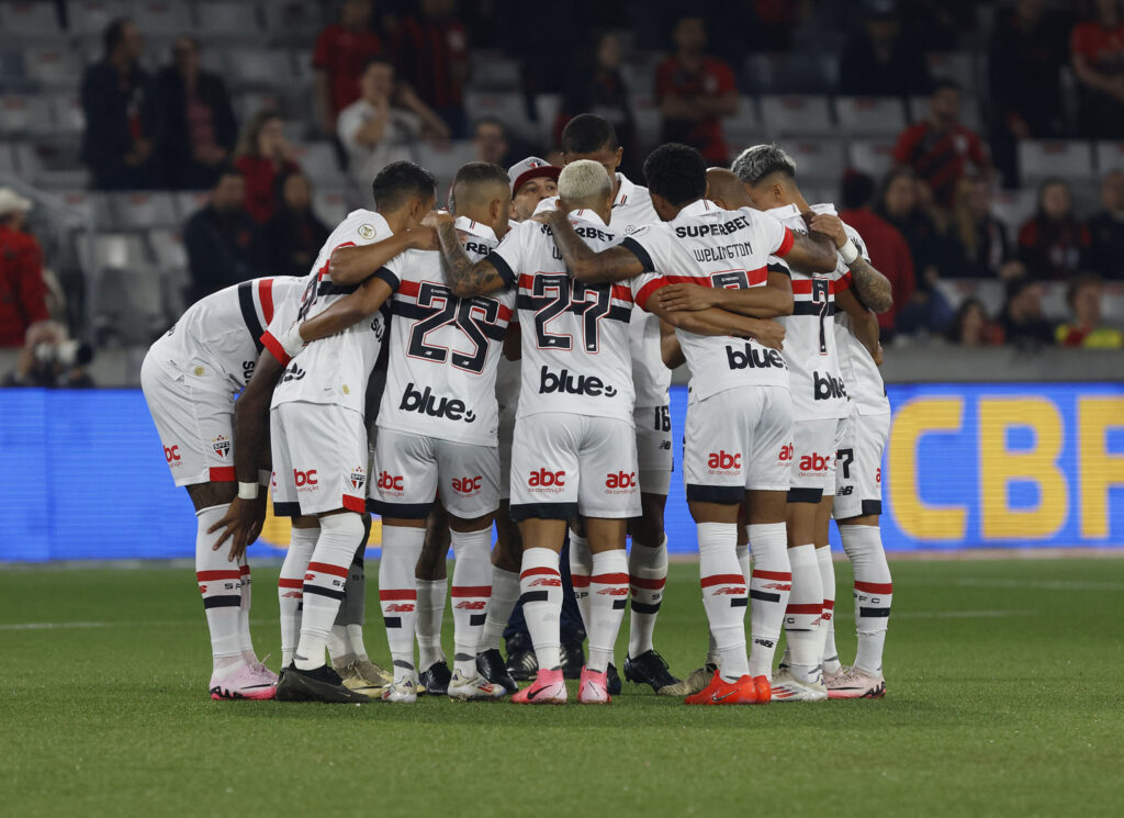 Assim, um provável São Paulo tem: Jandrei; Igor Vinícius, Arboleda, Alan Franco e Welington (Patryck); Alisson e Luiz Gustavo; Wellington Rato (Nestor), Luciano e Lucas; André Silva (Juan). (Foto: Rubens Chiri/Saopaulofc.net)