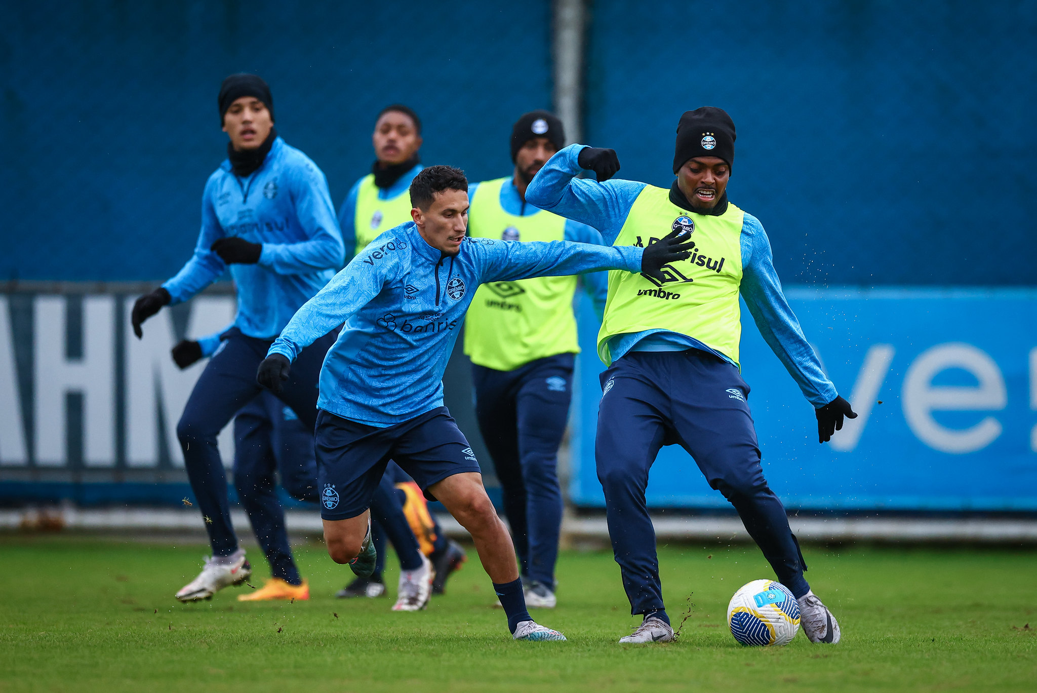 Treino do Grêmio no CT Luiz Carvalho: Imagens do Preparo para o Jogo.