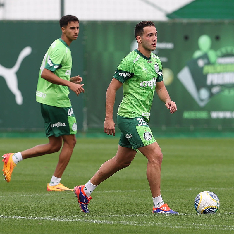 Fotos do Treino do Palmeiras desta Segunda-Feira: Preparação Profissional em Destaque
