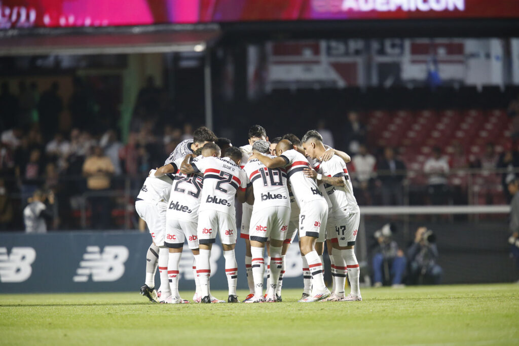 Provável São Paulo: Rafael; Rafinha, Arboleda, Alan Franco e Patryck Lanza; Luiz Gustavo, Bobadilla e Luciano; Lucas, Ferreira e André Silva.