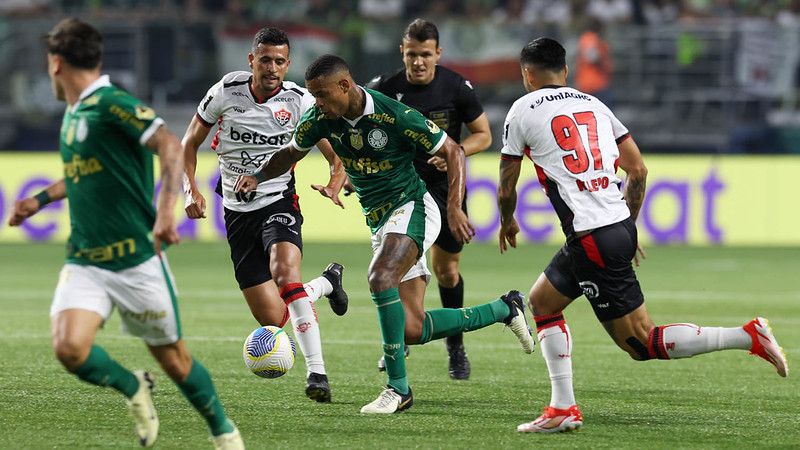 Palmeiras perde do Vitória e amarga segunda derrota consecutiva pelo Brasileirão.