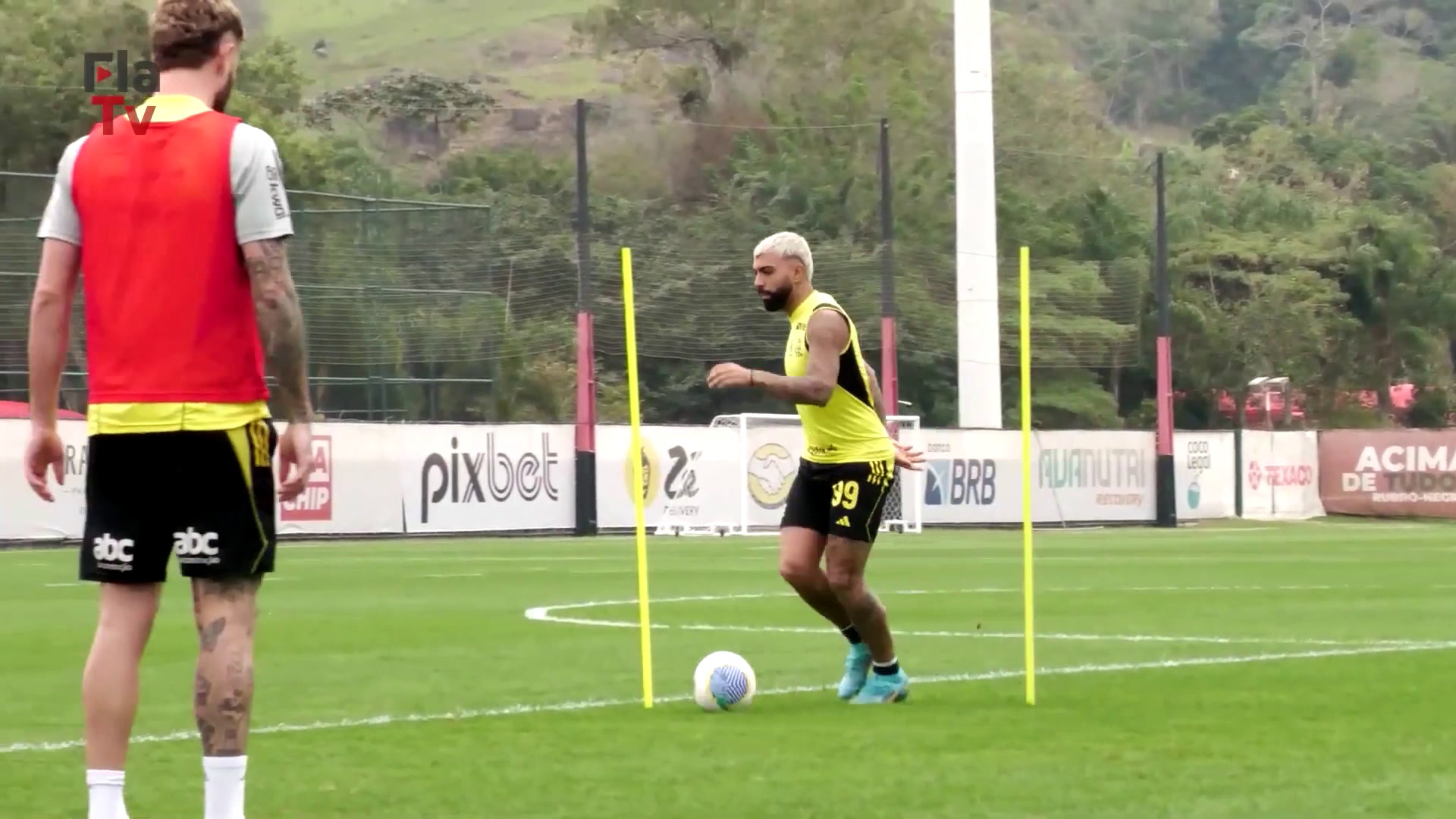 Flamengo segue treinamento visando Copa do Brasil com Bruno Henrique em destaque