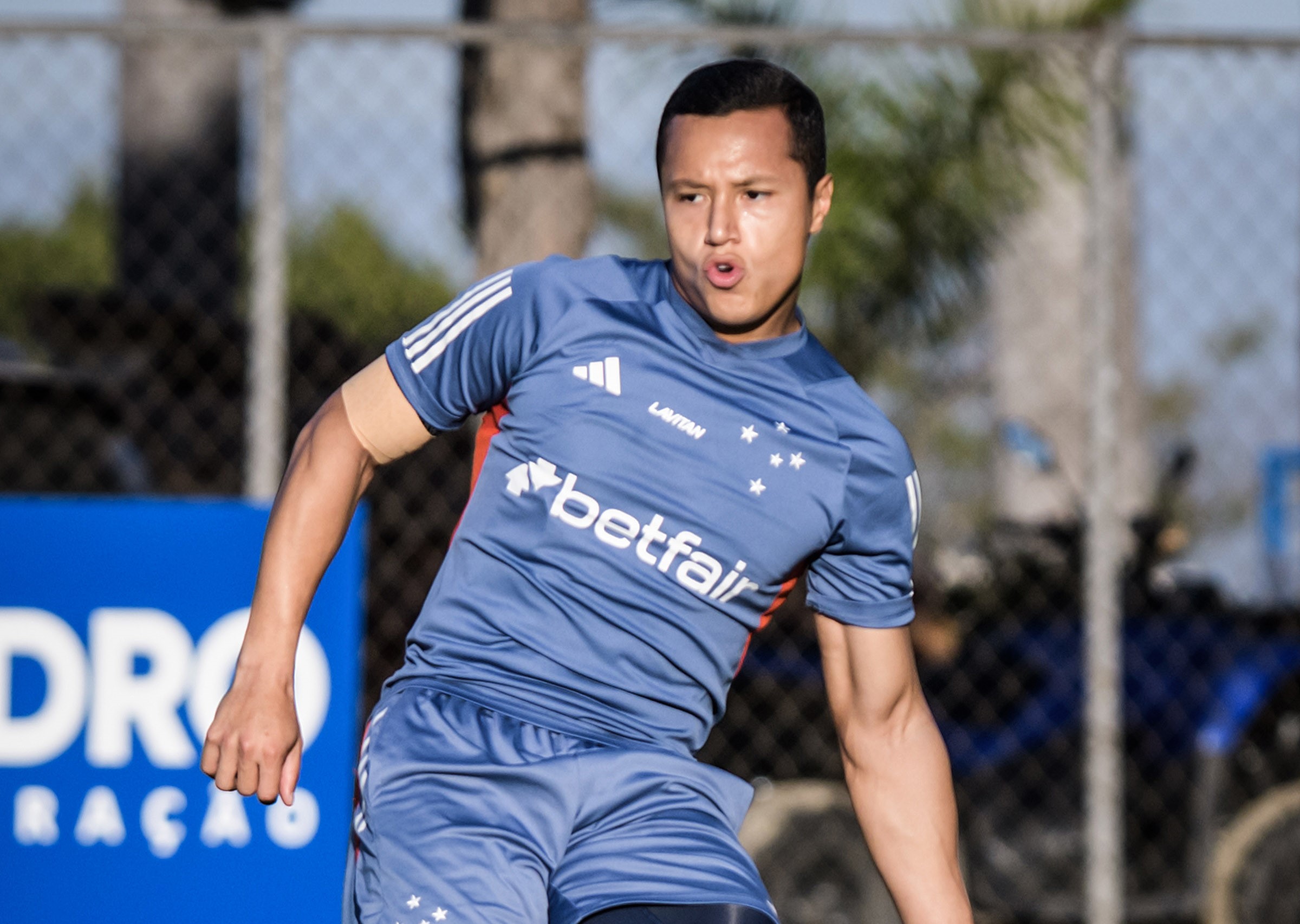 Recuperados, Marlon, Dinenno e Walace retornam aos treinos no Cruzeiro