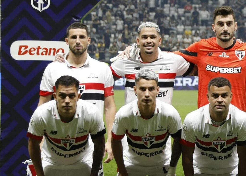 Luciano: perdeu duas grandes oportunidades, uma em cada tempo. Foi pouco participativo com a bola no pé e deixou a desejar.