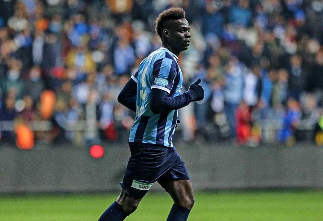 Balotelli divide opiniões no Corinthians e decisão fica com Augusto Melo.