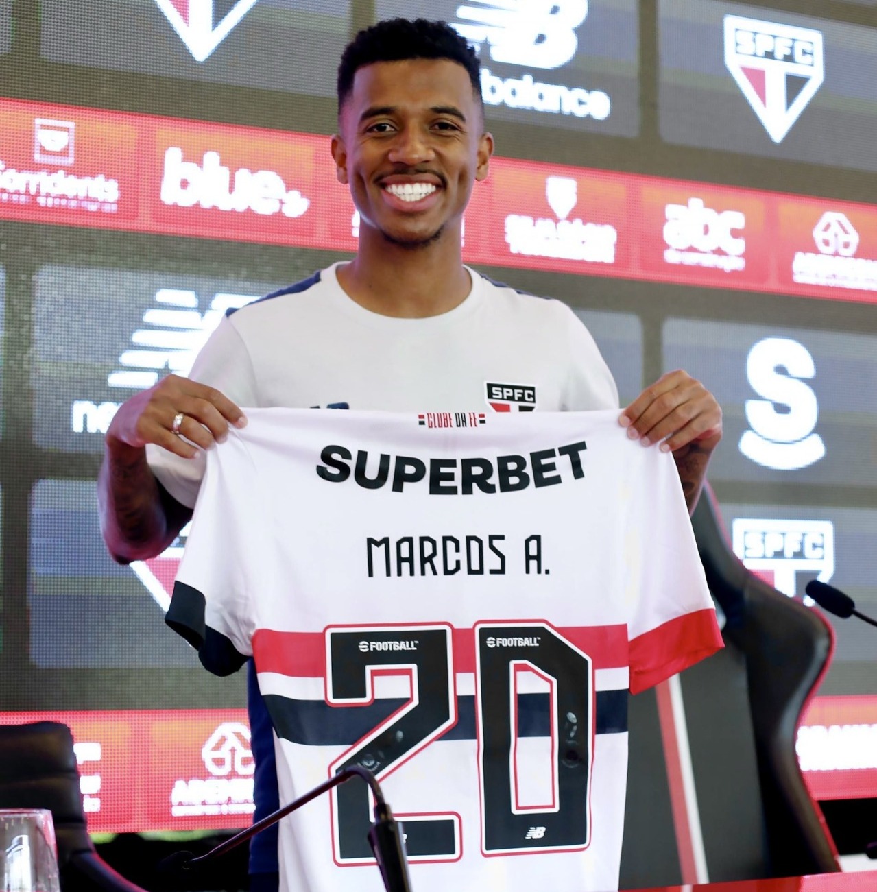 O que há de problemático na teologia de Andrea Vargas? | by Vivendo em  Comunhão | Medium, image size:1279x1301