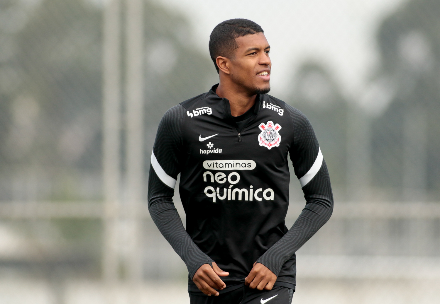 Corinthians negocia com Grupo City após desentendimento com Santos e Léo Natel.