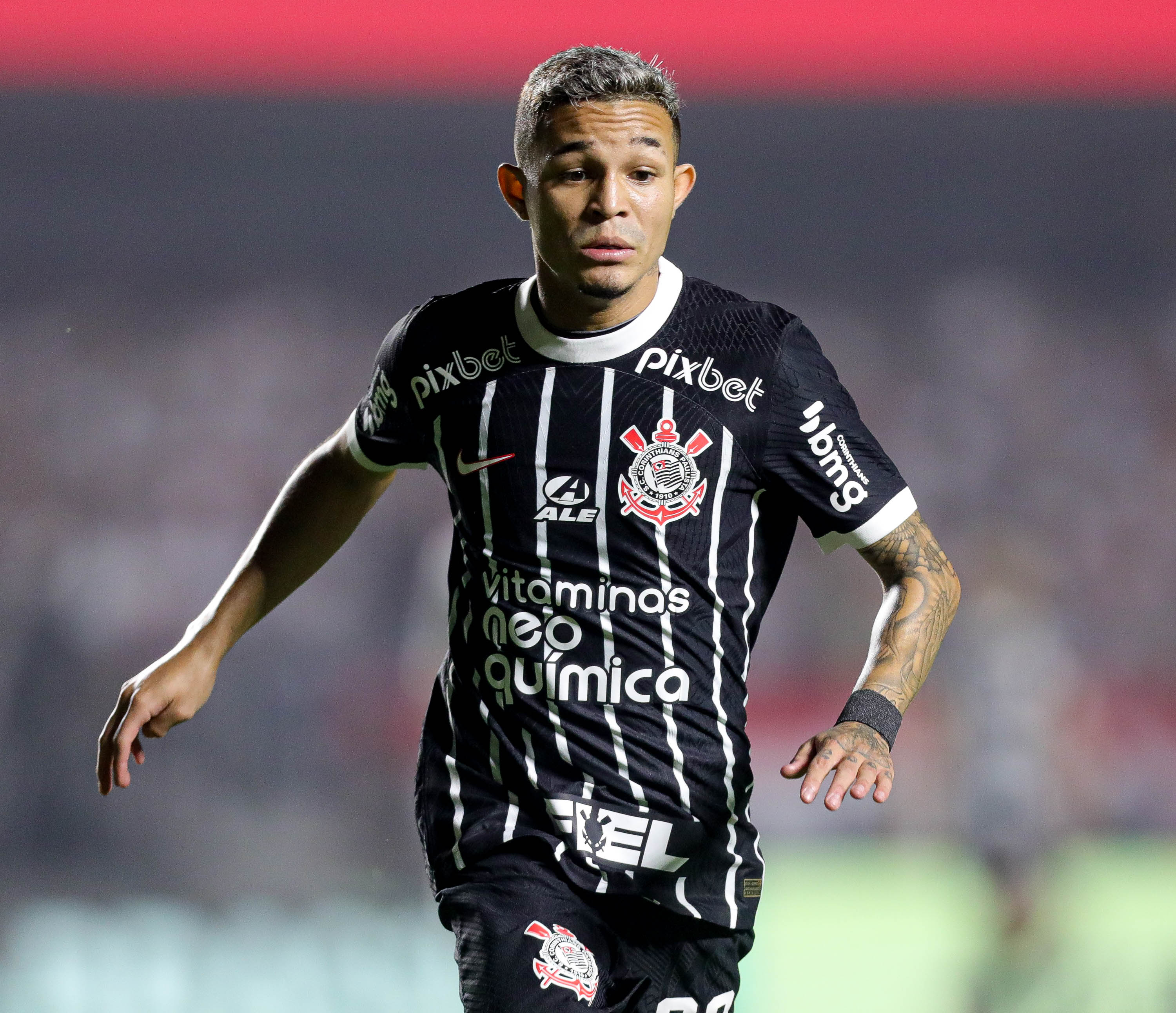 Corinthians enfrentará Vasco em reencontro com Adson após retorno ao Brasil.