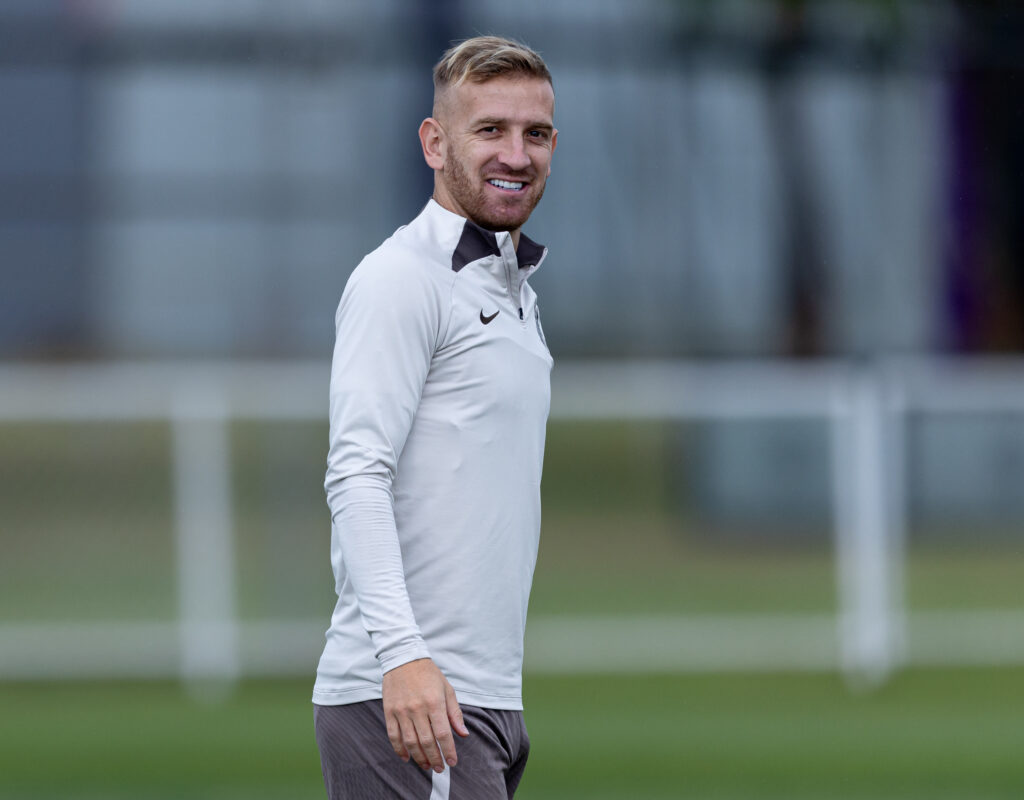 A equipe deve ter uma novidade para o jogo: Pedro Henrique. O atacante se recuperou de uma lesão na posterior da coxa esquerda e fica à disposição de António Oliveira. 