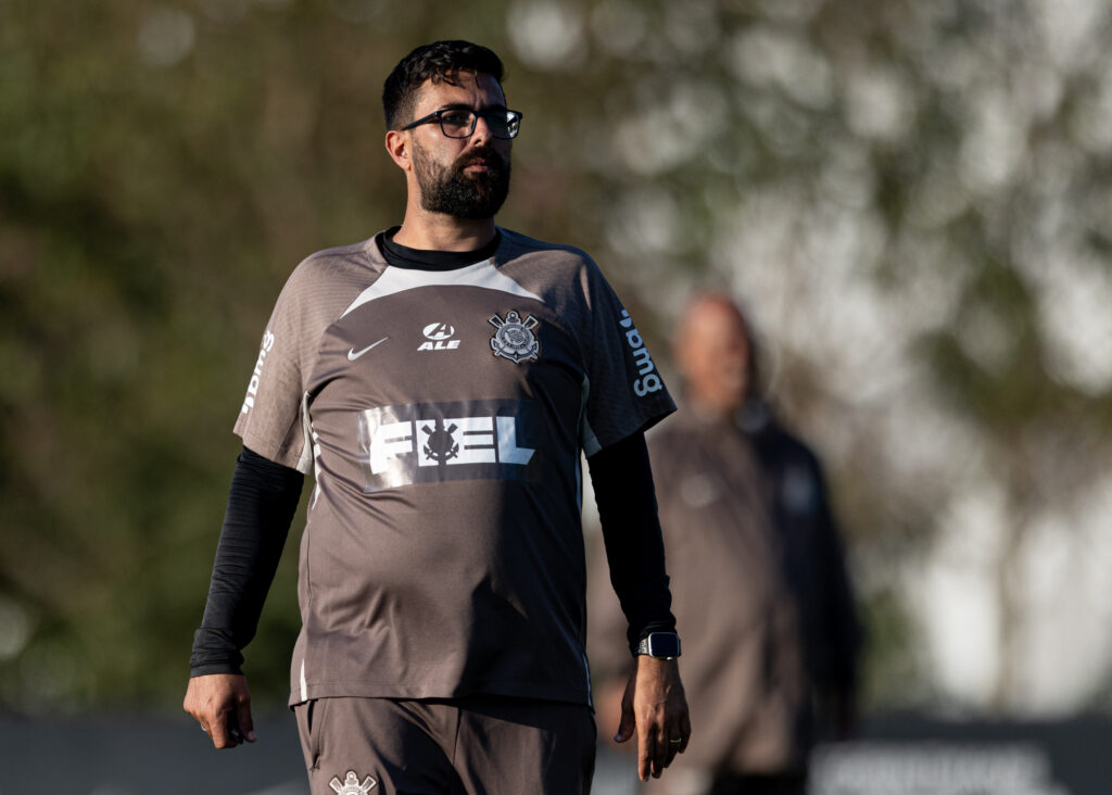 Provável escalação do Corinthians para jogo contra o Vitória no Brasileiro.