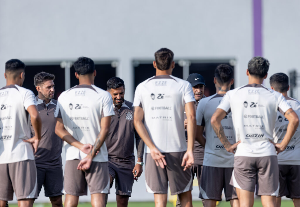 Ramón Diaz foca treino ofensivo após vitória do Corinthians sobre Criciúma.