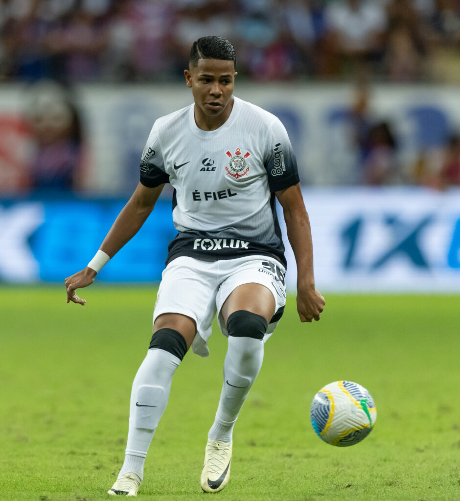 Wesley foi importante como válvula de escape para contra-ataque no segundo tempo