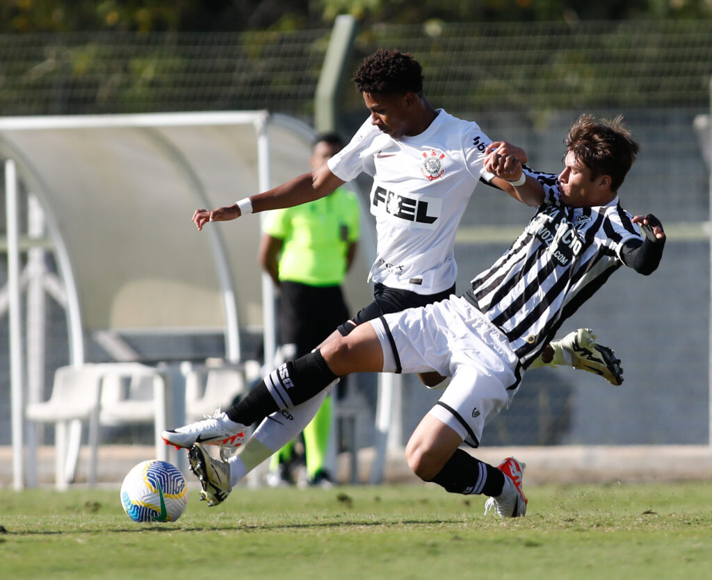 Corinthians empata com Ceará e permanece fora da zona de classificação.