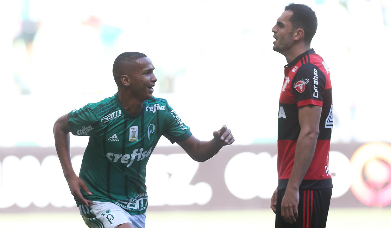 Palmeiras vence Flamengo por dois gols de diferença no Allianz.