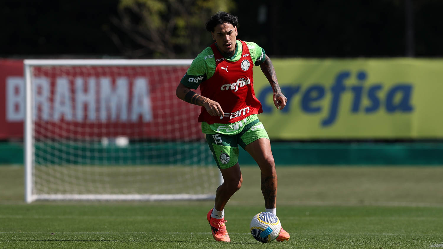 Gómez confia em elenco para superar momento ruim e elogia trabalho de Abel