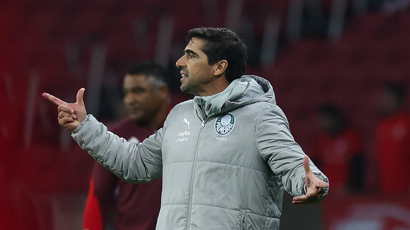 Abel pede apoio da torcida para sequência desafiadora do Palmeiras