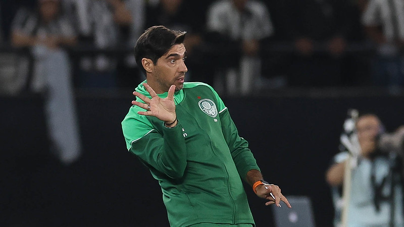 Abel confia em reviravolta do Palmeiras em casa após derrota para o Botafogo
