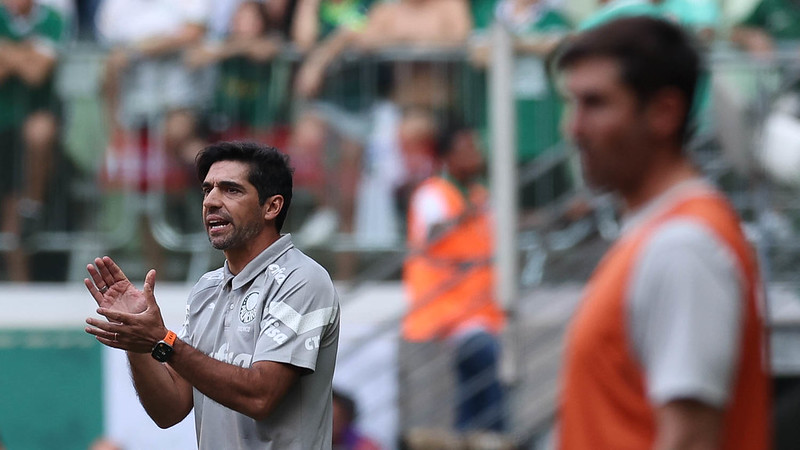Palmeiras critica arbitragem e cancela entrevistas após confusão em clássico