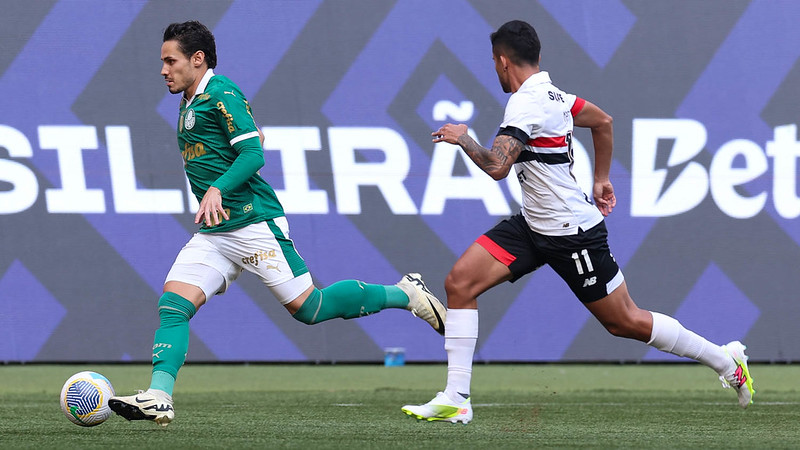 Palmeiras promete identificar e punir torcedores por atos homofóbicos em clássico.