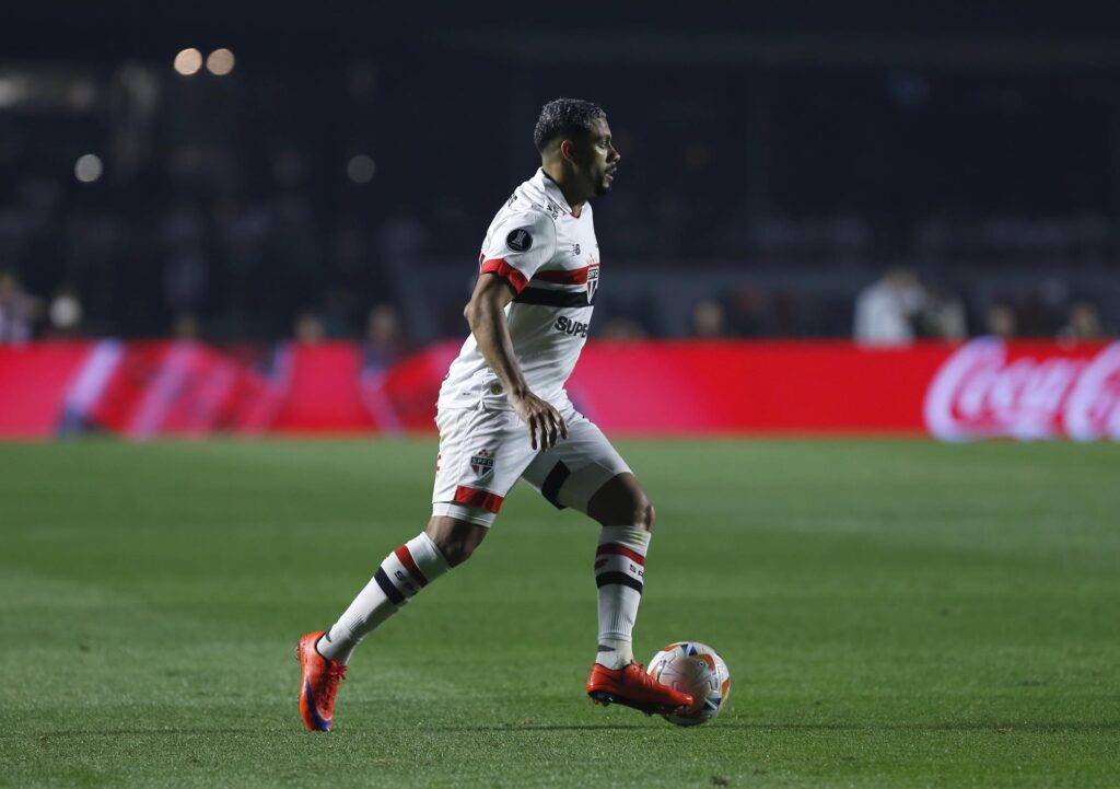 Wellington Rato: também começou o jogo de forma tímida, mas cresceu durante a partida e deu uma bela assistência para Calleri, no segundo tempo. Na ausência de Ferreira, é o titular.