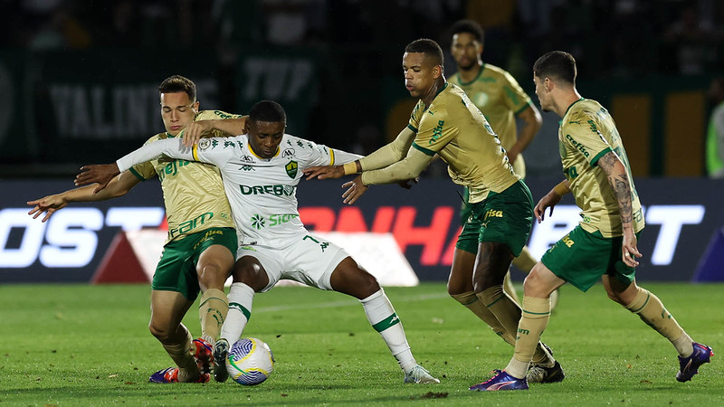 Palmeiras Encerra Sequência de Gols Sofridos Contra o Cuiabá em Jogo Anterior.