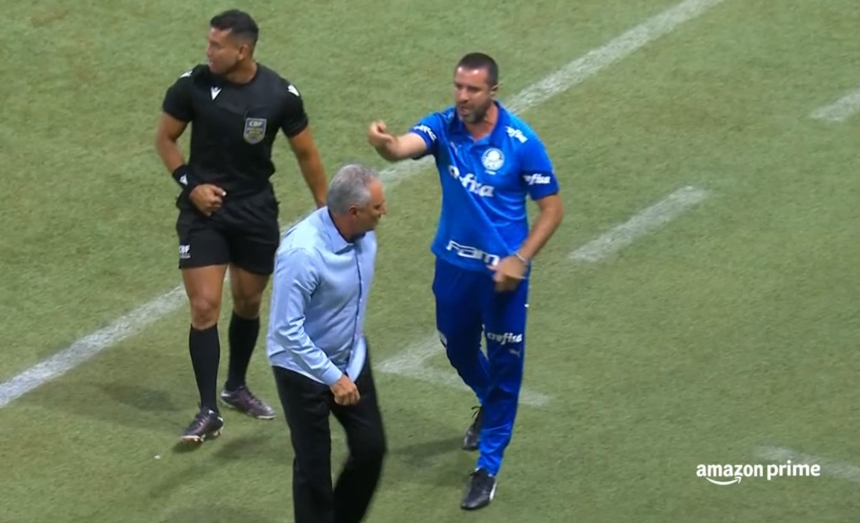 Desentendimento entre auxiliar de Abel Ferreira e Tite no Palmeiras x Flamengo.