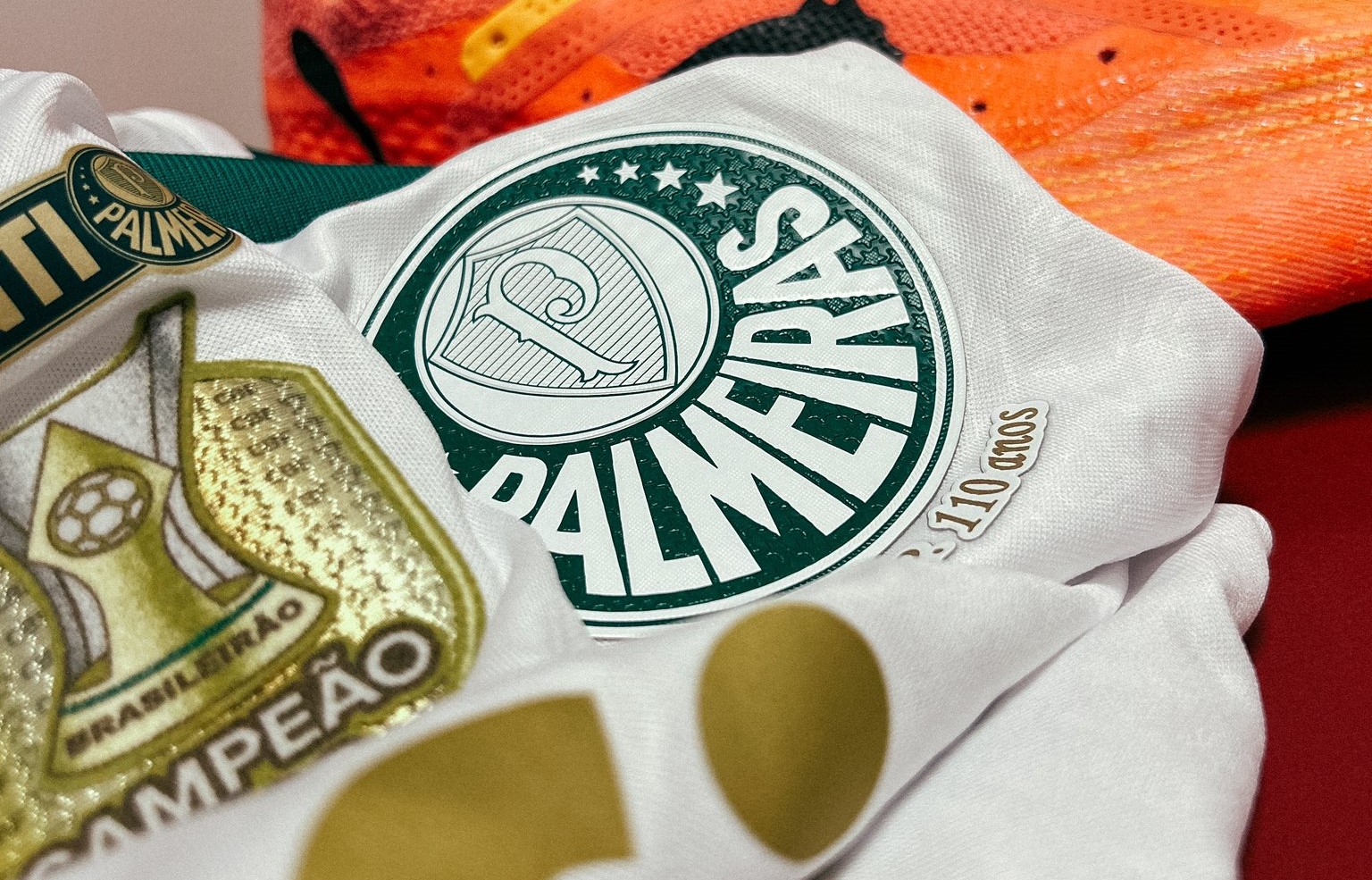 Abel Escala Palmeiras com Três Zagueiros para Enfrentar Internacional no Brasileirão