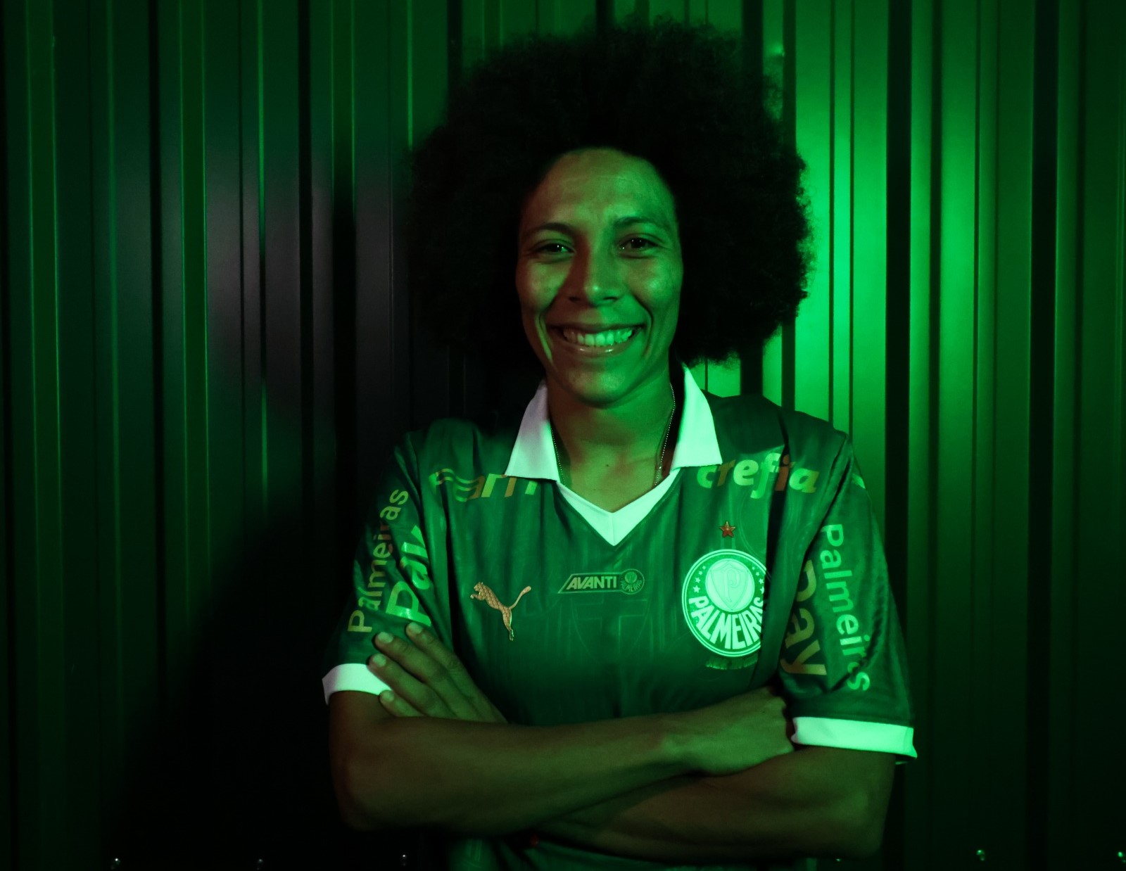 Palmeiras anuncia contratação da meia equatoriana Joseyn Espinales no elenco.