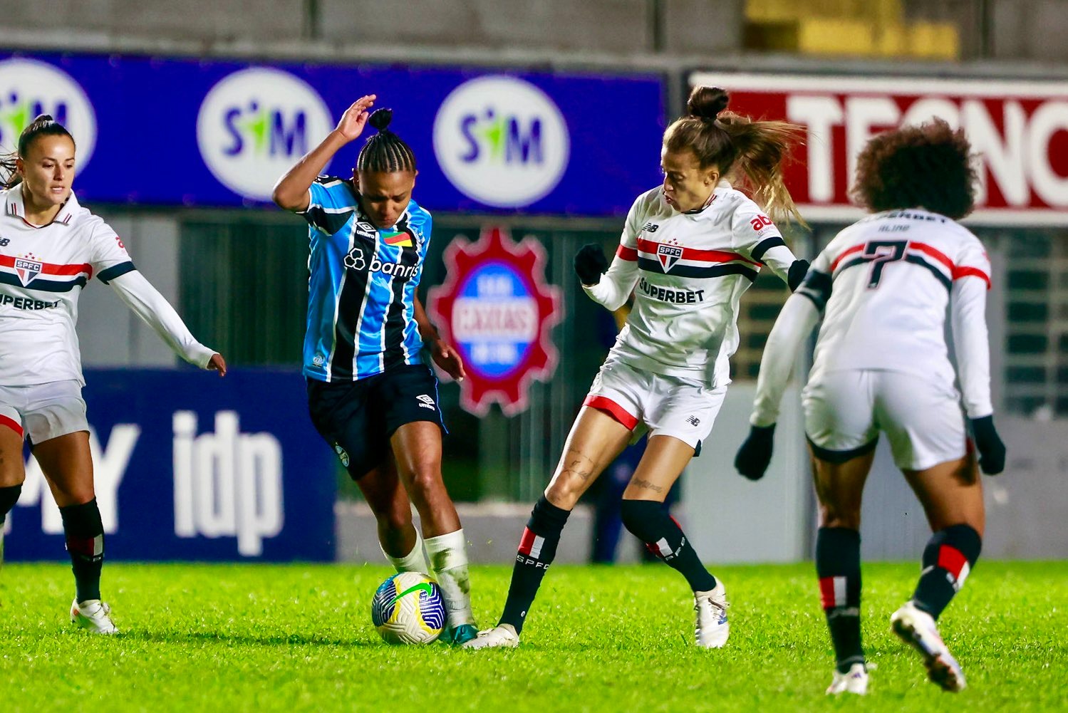 São Paulo x Grêmio: possíveis escalações e onde assistir pelo Brasileirão feminino.
