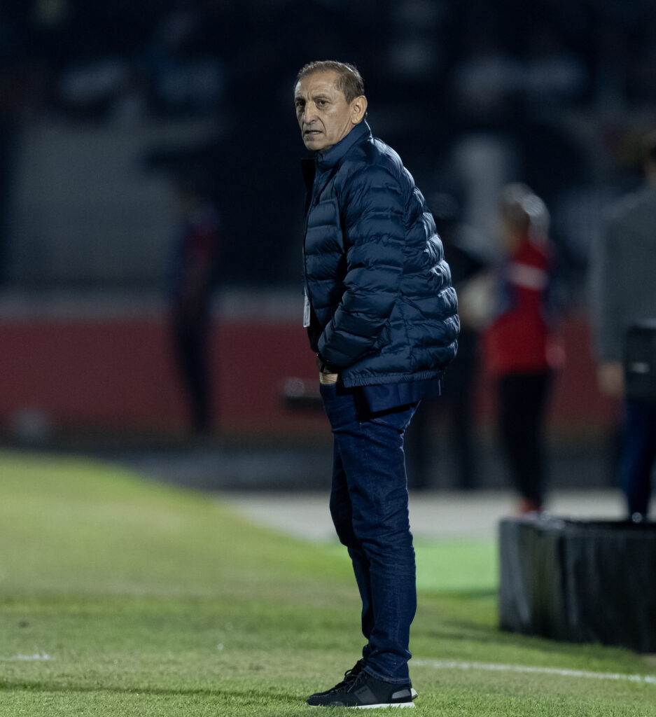 Provável escalação do Corinthians: Hugo Souza; Fagner (Matheuzinho), Cacá, André Ramalho e Hugo; Ryan, Charles, Breno Bidon e Rodrigo Garro; Talles Magno e Giovane (Foto: Rodrigo Coca/Corinthians)