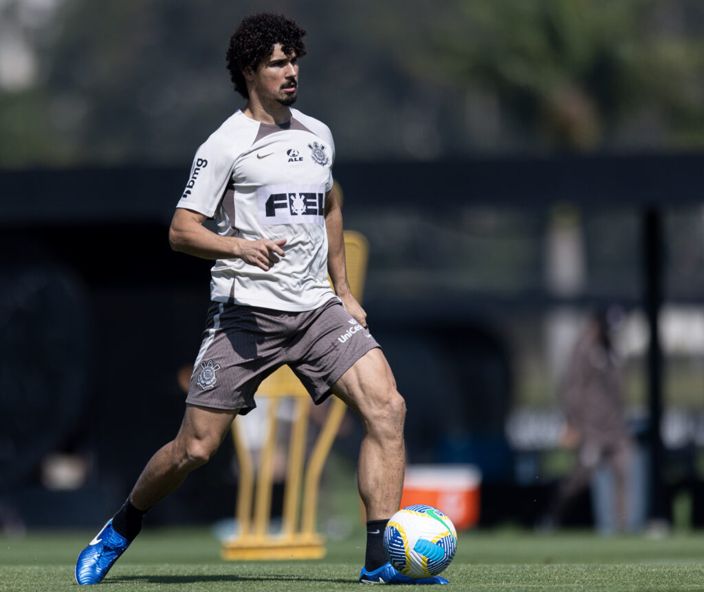 Corinthians Precisa de Postura Diferente no Brasileirão, Diz André Ramalho.