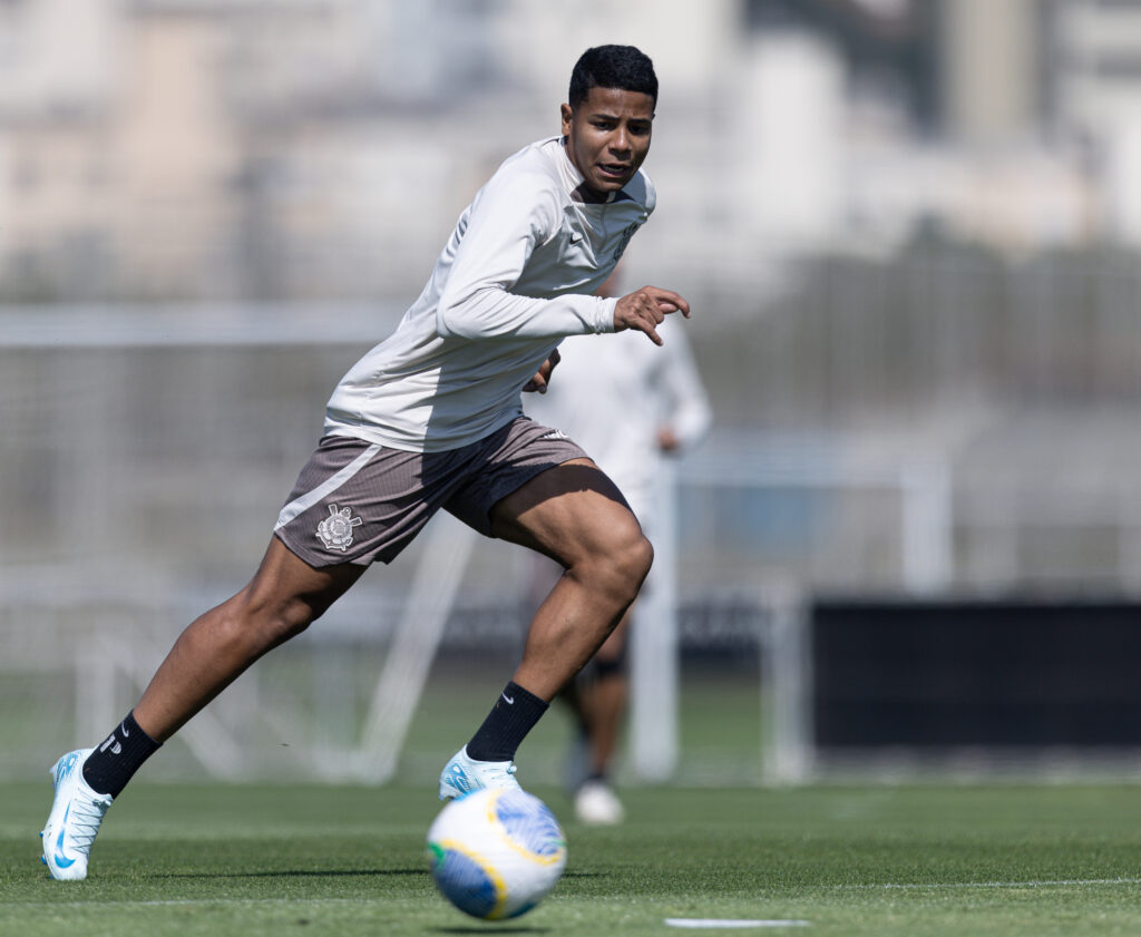 Wesley: o ponta esquerda era considerado titular absoluto até a chegada de Ramón. Desde que o treinador argentino chegou, o jovem de 19 anos soma oito jogos e apenas dois desde o início