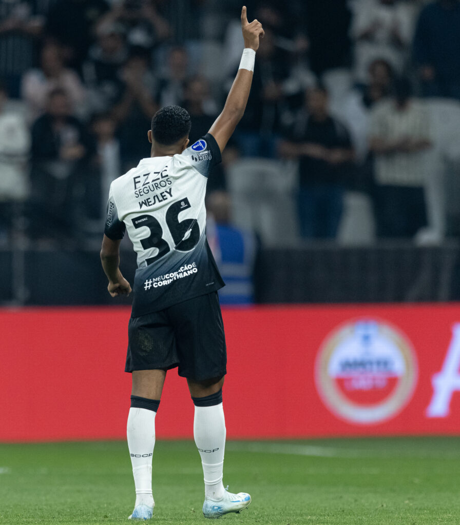 Wesley se despede do Corinthians após negociado com Al-Nassr: agradecimentos.
