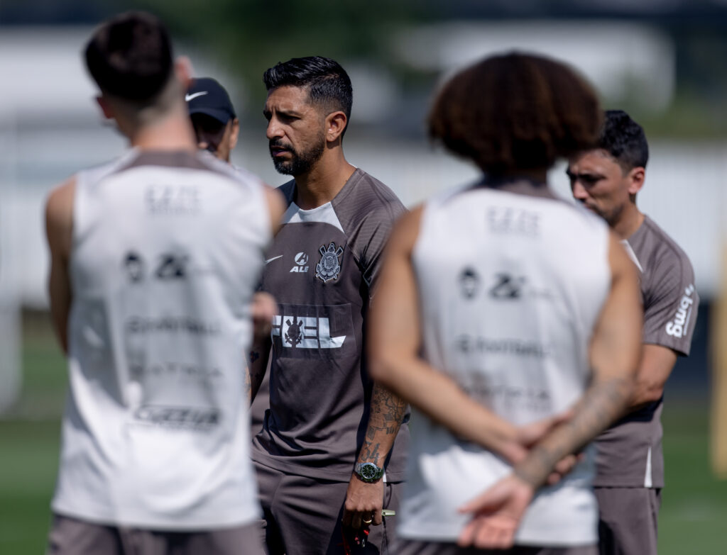 Corinthians segue desfalcado de reforços importantes para partida contra Fortaleza.