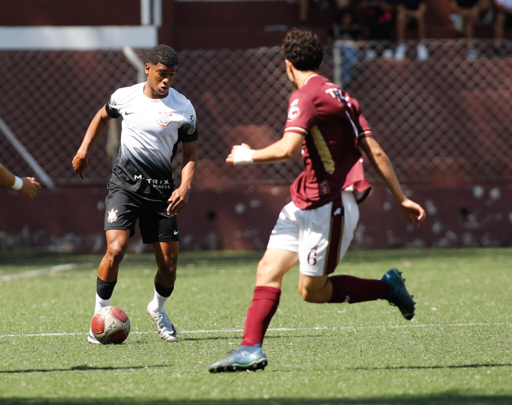 Corinthians empata com Juventus e deixa lanterna no Paulista Sub-17