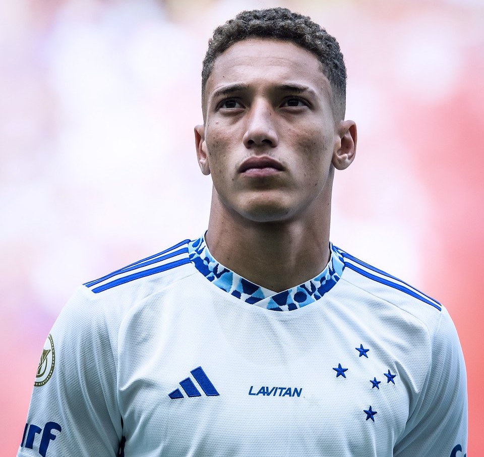 Cruzeiro fecha acordo para empréstimo do atacante Robert a clube dinamarquês