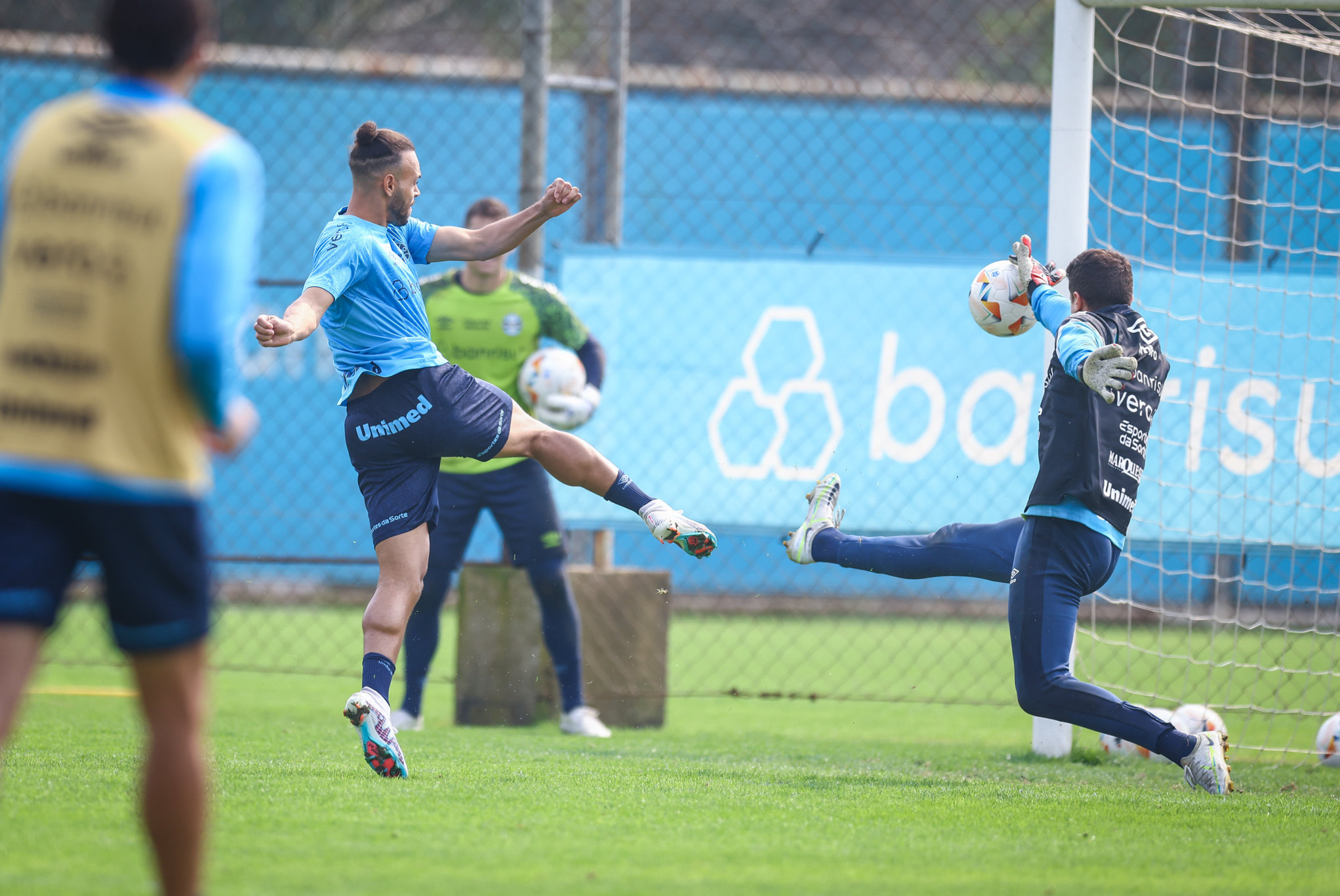 Grêmio se prepara para enfrentar o Fluminense pela Libertadores.