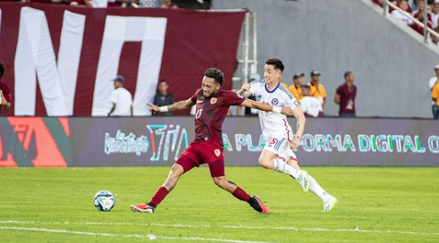 Martínez convocado para seleção e pode desfalcar Corinthians em jogo crucial.