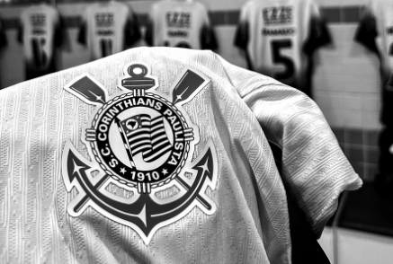Rodrigo Garro no banco: Corinthians preparado para encarar o Grêmio.