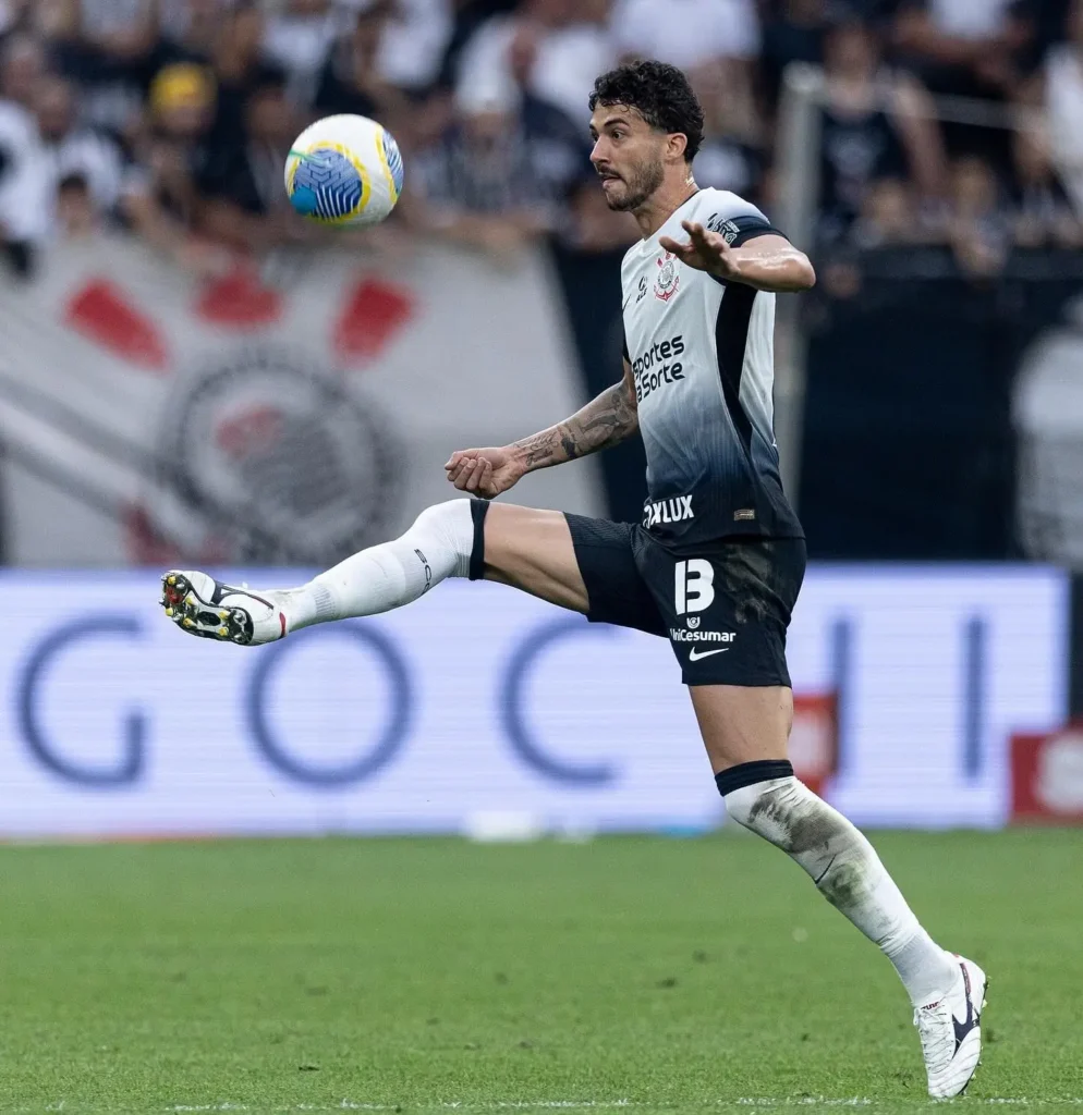 Gustavo Henrique: seguro, venceu praticamente todos os duelos contra atacantes do Atlético-GO e não sofreu na marcação. Boa atuação.