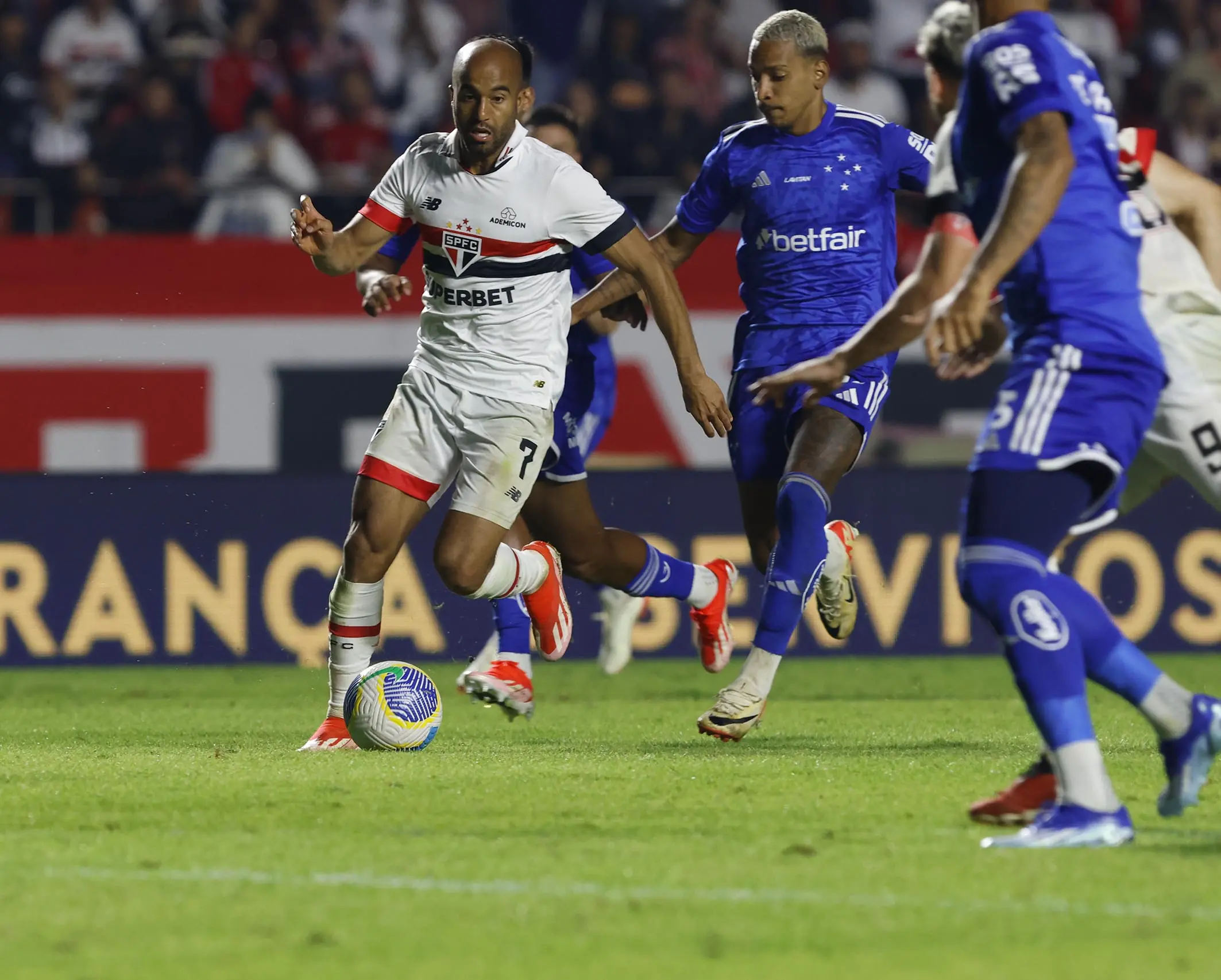 Cruzeiro x São Paulo: guia completo para o confronto pelo Brasileirão.