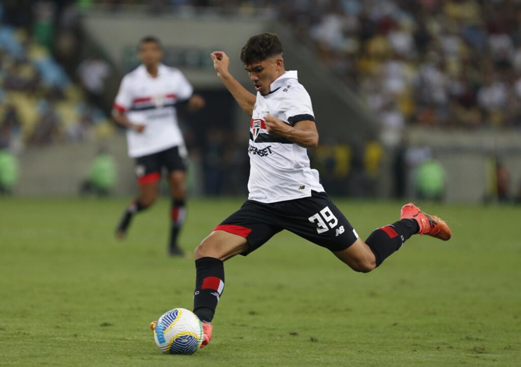 William Gomes: teve mais uma atuação positiva, sendo o principal criador de chances do São Paulo